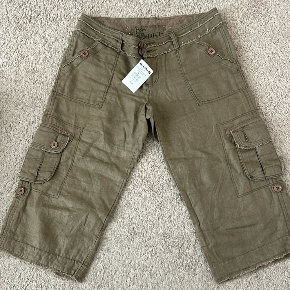 Buckle linen crop cargo pants in brown. Size 26. Brand new with tags